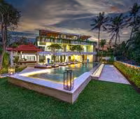 Villa Paletu, Villa bei Nacht