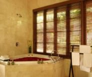 Bali Villa Shinta Dewi Master bathroom